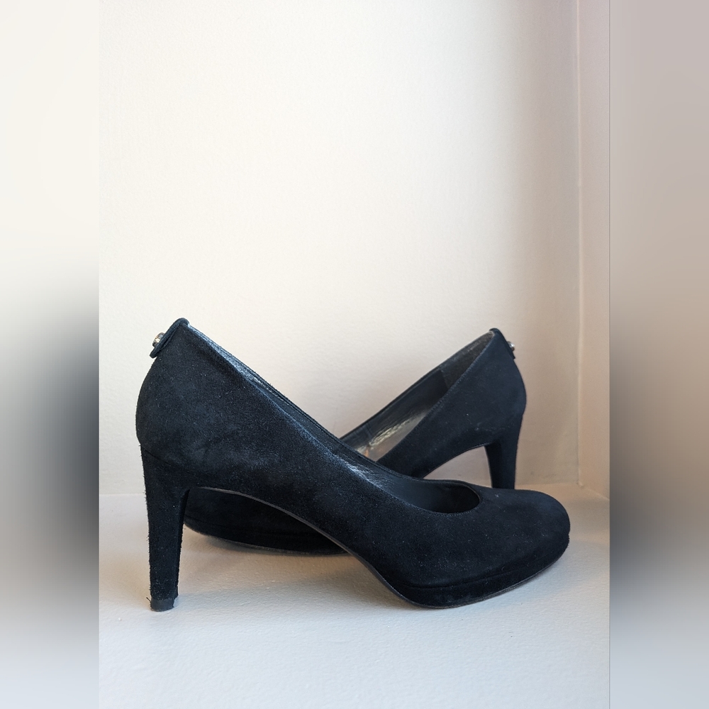 Stuart Weitzman sz 9 Suede Heels